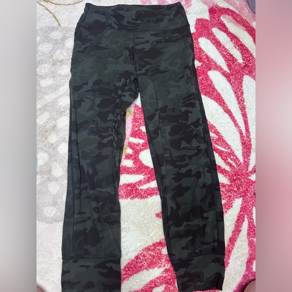 Lululemon - Picture 2 of 3